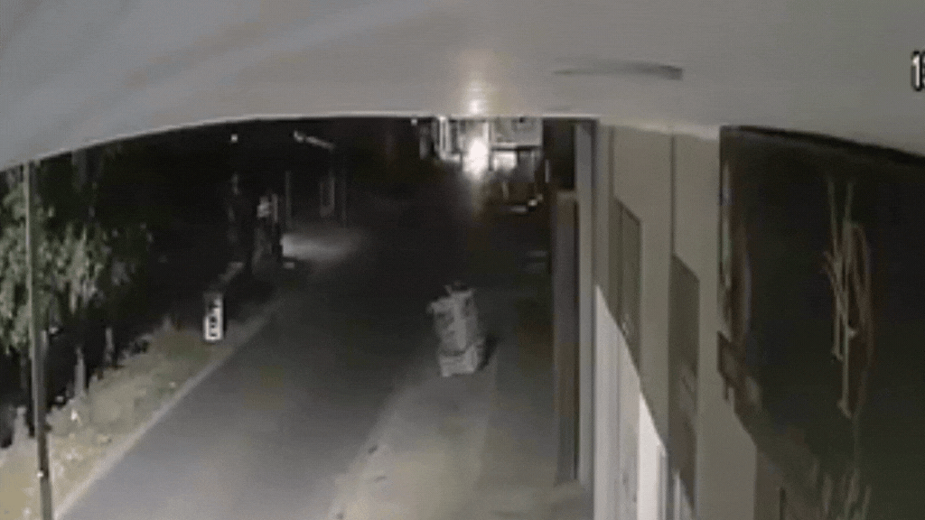 villa elvira: difunden imagenes de la camioneta que habria atropellado y abandonado a la joven villa elvira: difunden imagenes de la camioneta que habria atropellado y abandonado a la joven