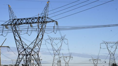 Transener opera y mantiene la red de alta tensión que atraviesa todo el país. Transener opera y mantiene la red de alta tensión que atraviesa todo el país.