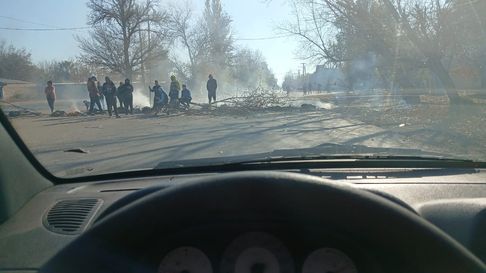 La policía reprime a los pobres si se manifiestan por no tener servicios básicos”, dijo una docente. La policía reprime a los pobres si se manifiestan por no tener servicios básicos”, dijo una docente.