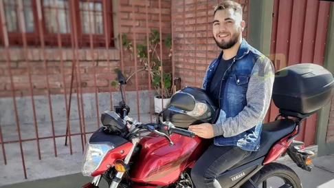 El joven se encuentra alojado en San Felipe. El joven se encuentra alojado en San Felipe.