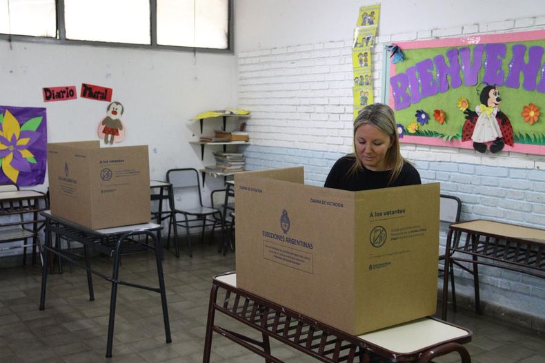 Mendoza va a las urnas este domingo para votar cargos electivos. Mendoza va a las urnas este domingo para votar cargos electivos.