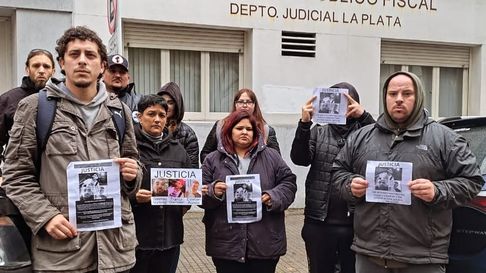 Continúa en La Plata el pedido de justicia por la muerte de los músicos atropellados en Melchor Romero Continúa en La Plata el pedido de justicia por la muerte de los músicos atropellados en Melchor Romero