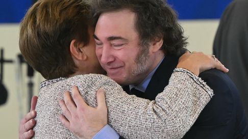 Kristalina Georgieva y Javier Milei. El FMI acordó un cronograma de desembolsos para pagar la deuda. Kristalina Georgieva y Javier Milei. El FMI acordó un cronograma de desembolsos para pagar la deuda.