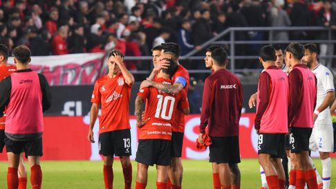 Estudiantes quedó octavo en la Zona A del Torneo Apertura Estudiantes quedó octavo en la Zona A del Torneo Apertura