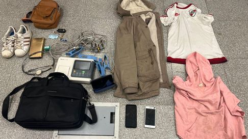 La Policía de Mendoza detuvo a una mujer en el Barrio San Martín acusada de varios robos en comercios de Ciudad. La Policía de Mendoza detuvo a una mujer en el Barrio San Martín acusada de varios robos en comercios de Ciudad.