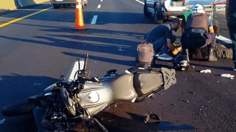 un motociclista resulto herido tras un choque en la autopista buenos aires?la plata un motociclista resulto herido tras un choque en la autopista buenos aires?la plata