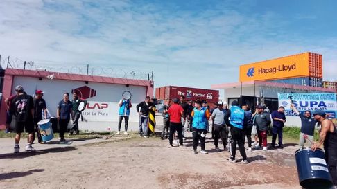 tension en el deposito fiscal la plata: trabajadores del supa bloquearon accesos tension en el deposito fiscal la plata: trabajadores del supa bloquearon accesos