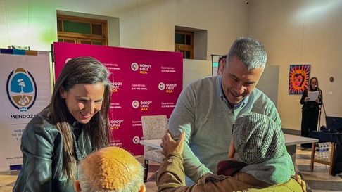 Godoy Cruz y Seguridad firmaron un convenio para capacitación en prevención de ciberdelito. Godoy Cruz y Seguridad firmaron un convenio para capacitación en prevención de ciberdelito.