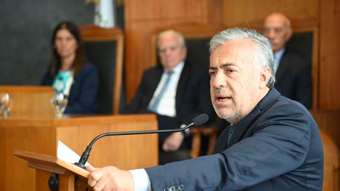 El gobernador Alfredo Cornejo celebró la decisión de la Corte nacional en un conflicto entre la comunidad Lof El Sosneado y una empresa privada. El gobernador Alfredo Cornejo celebró la decisión de la Corte nacional en un conflicto entre la comunidad Lof El Sosneado y una empresa privada.