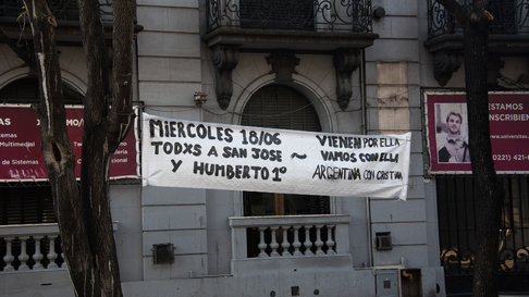 el peronismo marcha a plaza de mayo en apoyo a cristina kirchner el peronismo marcha a plaza de mayo en apoyo a cristina kirchner