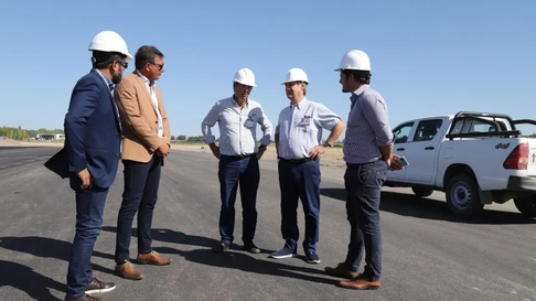 La pista nueva ya está en funcionamiento en la terminal aérea del sur. La pista nueva ya está en funcionamiento en la terminal aérea del sur.