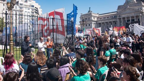 el congreso vuelve a ser escenario de una masiva movilizacion el congreso vuelve a ser escenario de una masiva movilizacion