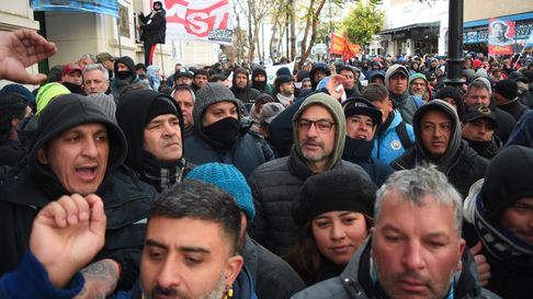 trabajadores del astillero rio santiago marcharon a gobernacion trabajadores del astillero rio santiago marcharon a gobernacion