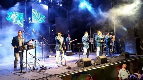 Los cuarteteros habrán vibrar a los presentes en la costanera de Monte Comán. Los cuarteteros habrán vibrar a los presentes en la costanera de Monte Comán.