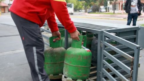 Por ahora, no hay definiciones del Gobierno sobre cómo se garantizará el abastecimiento a usuarios de bajos ingresos. Por ahora, no hay definiciones del Gobierno sobre cómo se garantizará el abastecimiento a usuarios de bajos ingresos.