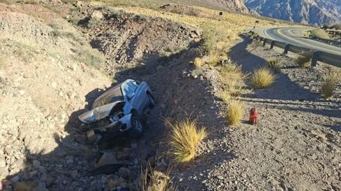 Una camioneta volcó en la ruta 7. Una camioneta volcó en la ruta 7.