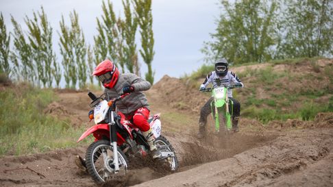 Las motos brindaron un gran espectáculo deportivo en Alvear. Las motos brindaron un gran espectáculo deportivo en Alvear.