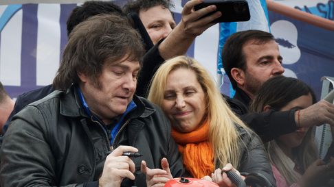 Servini pidió al Banco Central que a su vez solicite a los bancos información sobre cuentas de Javier y Karina Milei. Servini pidió al Banco Central que a su vez solicite a los bancos información sobre cuentas de Javier y Karina Milei.