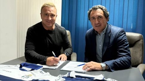 Mariano Cowen junto a Reina, haciendo oficial el acuerdo para Gimnasia Mariano Cowen junto a Reina, haciendo oficial el acuerdo para Gimnasia