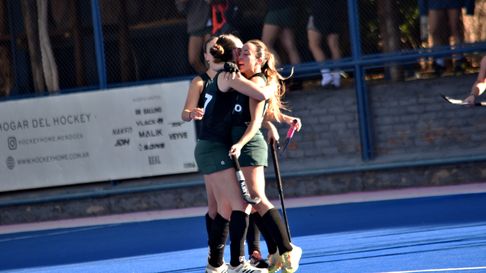 El Apertura de hockey sobre césped femenino tuvo solo dos encuentros. El Apertura de hockey sobre césped femenino tuvo solo dos encuentros.