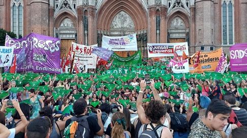 Gimnasia y Estudiantes marcharán a Plaza Moreno por el 8M Gimnasia y Estudiantes marcharán a Plaza Moreno por el 8M
