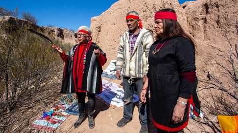 Las comunidades huarpes denuncian atropello a sus derechos sobre tierras ancestrales Las comunidades huarpes denuncian atropello a sus derechos sobre tierras ancestrales
