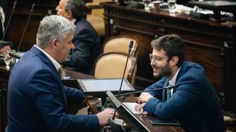 Los diputados Germán Gómez (PJ) y Emanuel Fugazzotto (Partido Verde) votaron en contra de ratificar el decreto con el convenio entre el Gobierno y Vialidad Nacional. Los diputados Germán Gómez (PJ) y Emanuel Fugazzotto (Partido Verde) votaron en contra de ratificar el decreto con el convenio entre el Gobierno y Vialidad Nacional.