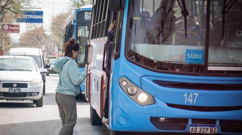 El boleto de micro engrosa la inflación del transporte en Mendoza. Acumula suba de 775% desde que asumió Milei. El boleto de micro engrosa la inflación del transporte en Mendoza. Acumula suba de 775% desde que asumió Milei.