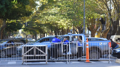 anuncian cortes en el transito de la plata por el rodaje de la miniserie de netfilx anuncian cortes en el transito de la plata por el rodaje de la miniserie de netfilx
