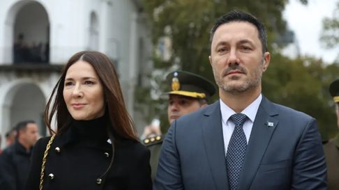 La periodista Cristina Pérez y Luis Petri, ministro de Defensa. La periodista Cristina Pérez y Luis Petri, ministro de Defensa.