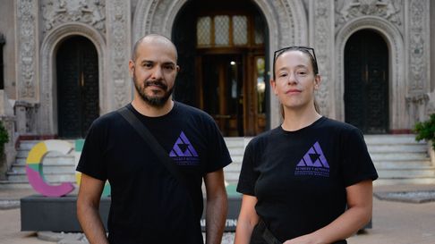 La Asociación Argentina de Actores y Actrices - Delegación Mendoza, denunció que “más de 40 artistas han sufrido intoxicación por la comida proporcionada durante los ensayos generales. La Asociación Argentina de Actores y Actrices - Delegación Mendoza, denunció que “más de 40 artistas han sufrido intoxicación por la comida proporcionada durante los ensayos generales.