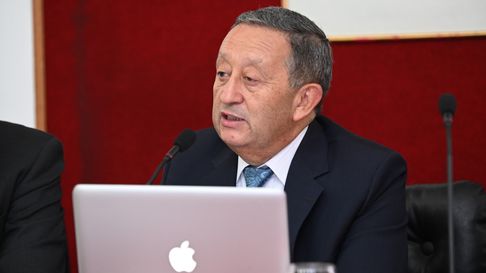 El jefe comunal tiene expectativas en que los ediles aprueben el crédito solicitado. El jefe comunal tiene expectativas en que los ediles aprueben el crédito solicitado.