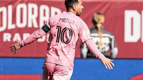 Messi frotó la lámpara con un doblete. Messi frotó la lámpara con un doblete.