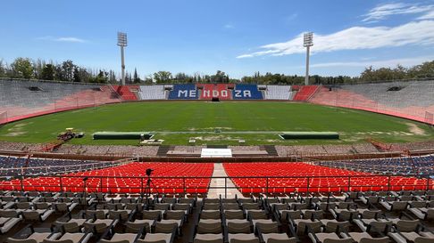 La Lepra y el Millonario no podrán jugar en el Malvinas. La Lepra y el Millonario no podrán jugar en el Malvinas.