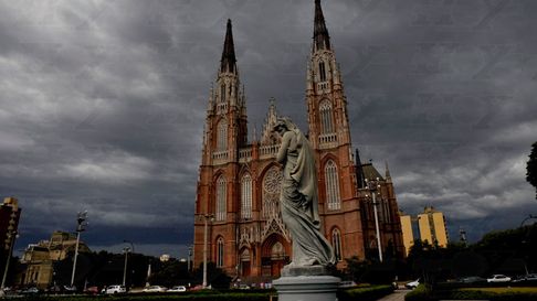 El alerta por fuertes tormentas en La Plata rige hasta mañana El alerta por fuertes tormentas en La Plata rige hasta mañana