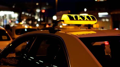 Tres pasajeros asaltaron a un taxista al llegar a Bufano y Galigniana de Las Heras. Tres pasajeros asaltaron a un taxista al llegar a Bufano y Galigniana de Las Heras.