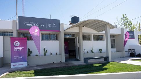 El Centro de Salud Oñativia de Godoy Cruz duplicó su superficie y sumó tecnología médica para mejorar la atención de más de 1.500 vecinos al mes. El Centro de Salud Oñativia de Godoy Cruz duplicó su superficie y sumó tecnología médica para mejorar la atención de más de 1.500 vecinos al mes.