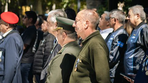 La Legislatura mendocina aprobó por unanimidad el aumento de las pensiones honoríficas para excombatientes de Malvinas, con un incremento del 50%. La Legislatura mendocina aprobó por unanimidad el aumento de las pensiones honoríficas para excombatientes de Malvinas, con un incremento del 50%.
