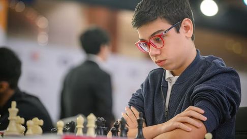 Faustino Oro sigue brillando en el mundo del ajedrez. Faustino Oro sigue brillando en el mundo del ajedrez.