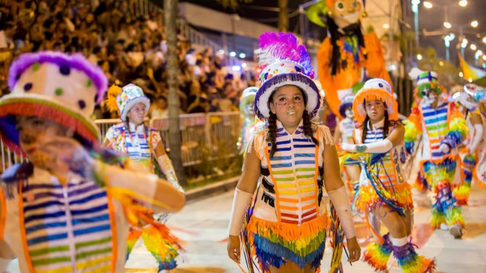 carnaval en el le parc: comparsas, murgas y el show de el combo timbero carnaval en el le parc: comparsas, murgas y el show de el combo timbero