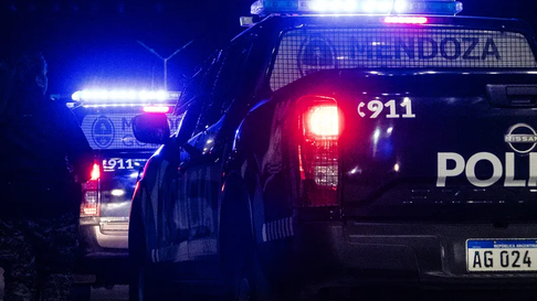 La policía recuperó en Las Heras un auto robado en Guaymallén. Imagen ilustrativa La policía recuperó en Las Heras un auto robado en Guaymallén. Imagen ilustrativa