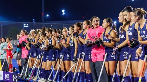 Las Leoncitas, con Luciana Peralta, golearon a Chile en la Copa Panamericana de hockey sobre césped. Las Leoncitas, con Luciana Peralta, golearon a Chile en la Copa Panamericana de hockey sobre césped.