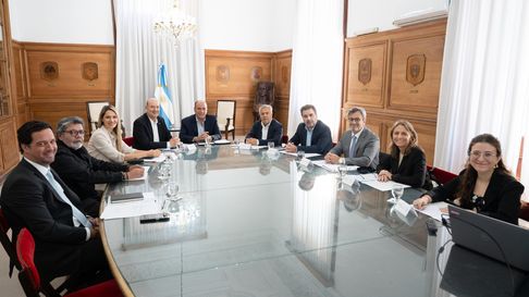 El gobernador Alfredo Cornejo es parte del Consejo de Mayo. El gobernador Alfredo Cornejo es parte del Consejo de Mayo.