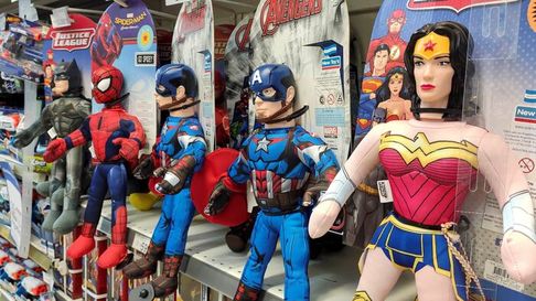 La venta de juguetes cayó, tal como lo hicieron las ventas minoristas en los últimos meses. La venta de juguetes cayó, tal como lo hicieron las ventas minoristas en los últimos meses.