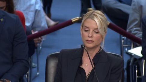 Pamela Bondi, despedida por Donald Trump Pamela Bondi, despedida por Donald Trump