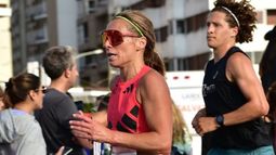 Hazaña argentina en las Islas Malvinas: la maratonista Candela Cerrone se impuso en los 42K Hazaña argentina en las Islas Malvinas: la maratonista Candela Cerrone se impuso en los 42K