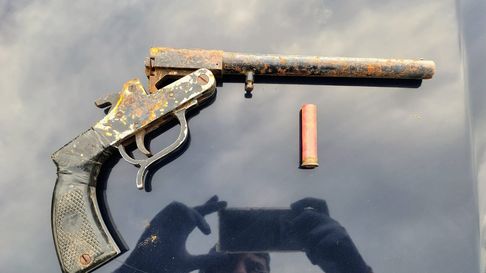 Arma casera secuestrada durante patrullajes policiales en Godoy Cruz. Arma casera secuestrada durante patrullajes policiales en Godoy Cruz.