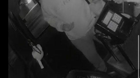 Imagen del presunto ladrón de un colectivo en San Rafael. Imagen del presunto ladrón de un colectivo en San Rafael.