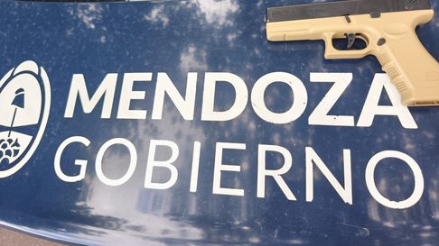 La réplica que portaban los menores con presuntos fines delictivos La réplica que portaban los menores con presuntos fines delictivos