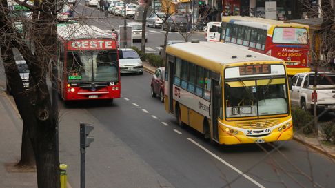 Muy poca frecuencia de colectivos en La Plata, en medio de la navidad Muy poca frecuencia de colectivos en La Plata, en medio de la navidad